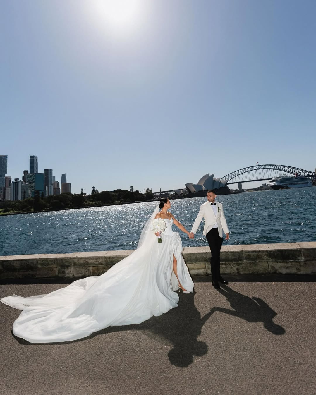 Beach Wedding Suits for Grooms: Style Guide